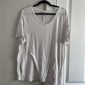 Old Navy White Short Sleeve Tee